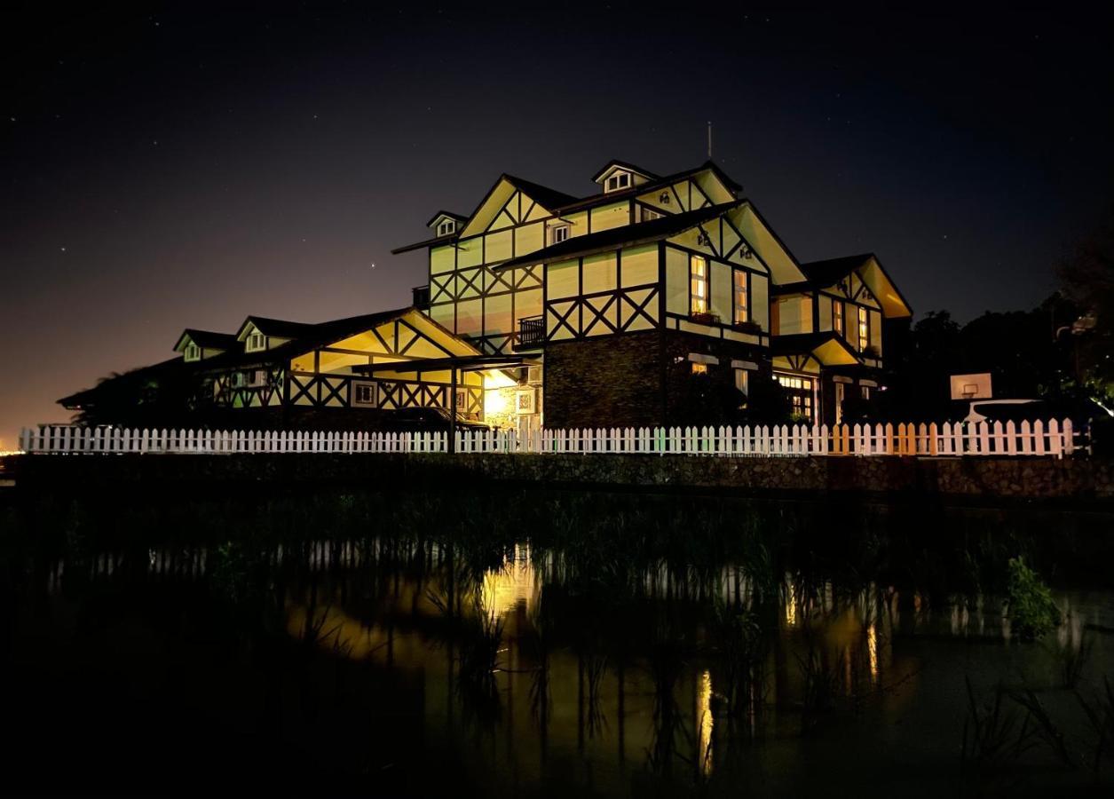 Luxembourg Hills Homestay Джиаоси Екстериор снимка