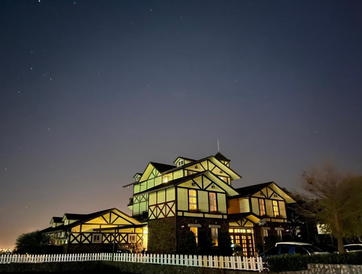 Luxembourg Hills Homestay Джиаоси Екстериор снимка